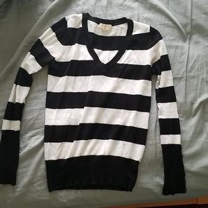 Black&white striped sweater